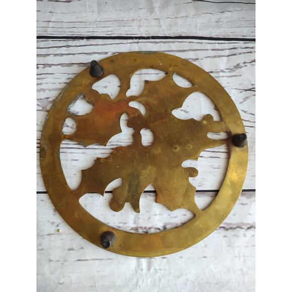 Vintage Holly Leaf Holly Berry Brass Trivet - Picture 4 of 4